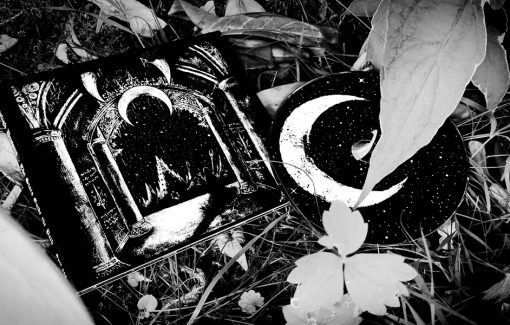 Moonlight Drowns - The Stars Guide the Path